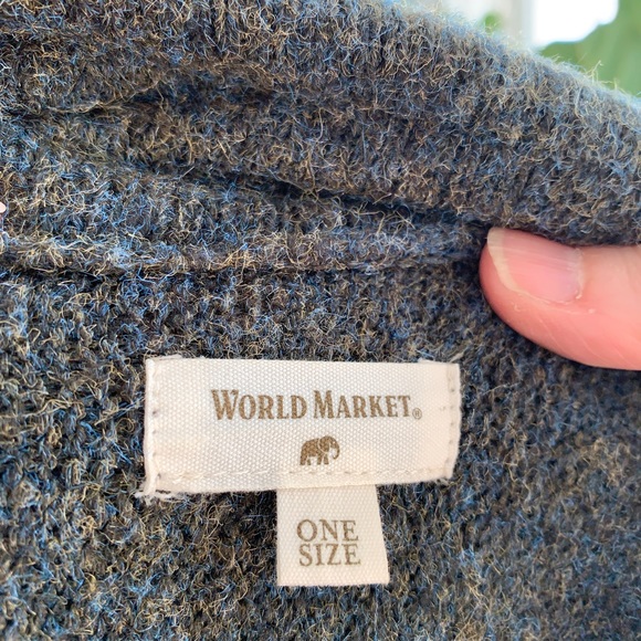 Slouchy Soft Poncho - Picture 4 of 4